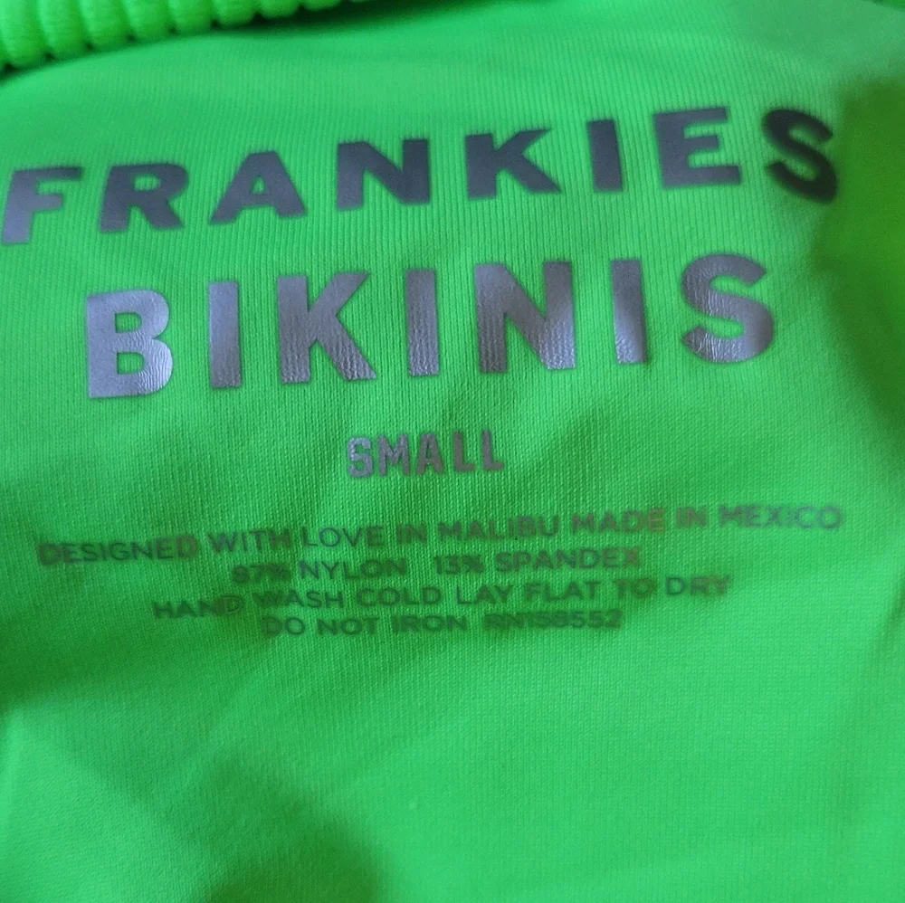 Frankie's Bikinis Jenna Ribbed Bottom Size Small NWT